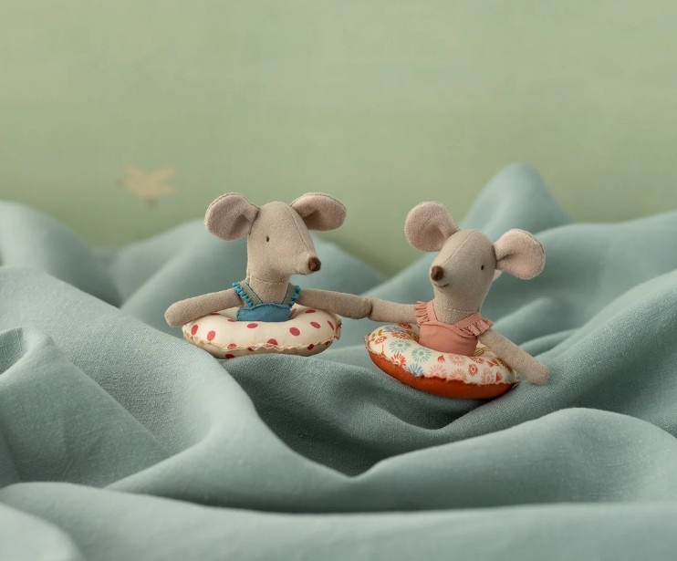 Beach Mouse With Float, Little Sister - Flower - Maileg-2