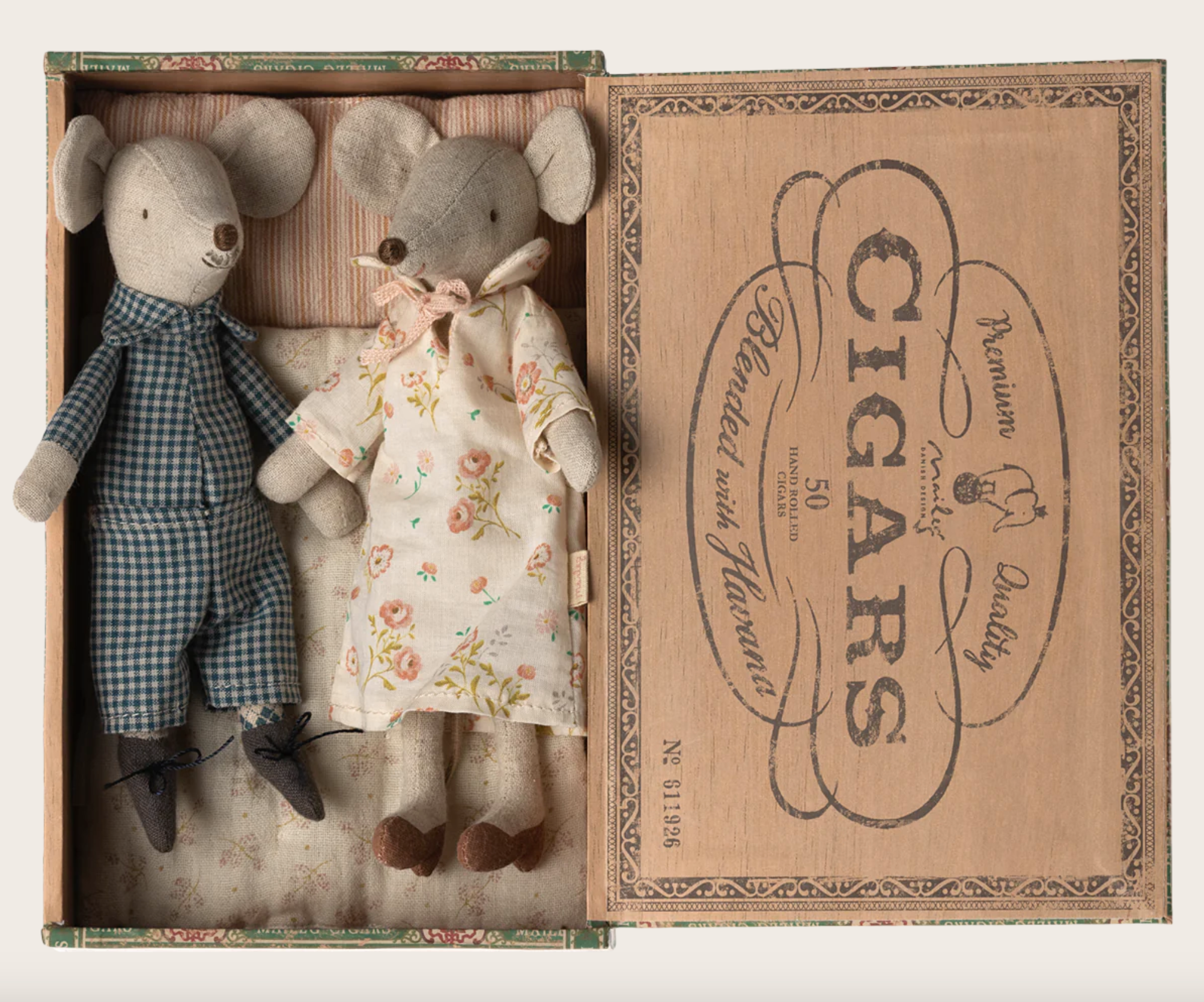 Grandma & Grandpa Mouse In Cigarbox - Maileg-2