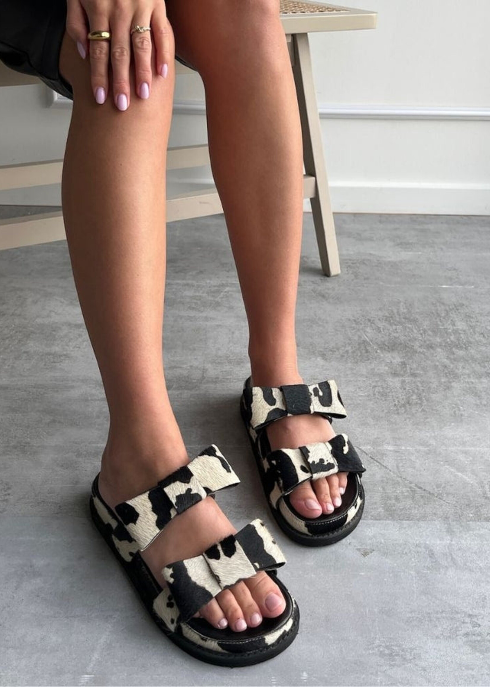 Copenhagen SANDAL BE MY GUEST - COW PATTERN - BLACK/OFF WHITE 37