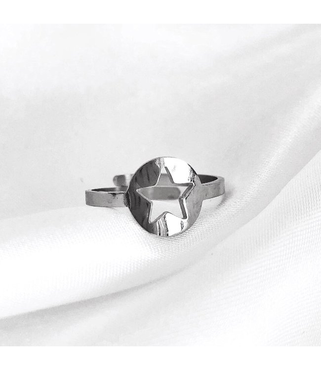 Cut Out Star Ring