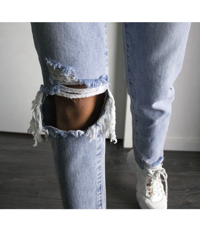 Ripped Knee Mom Jeans