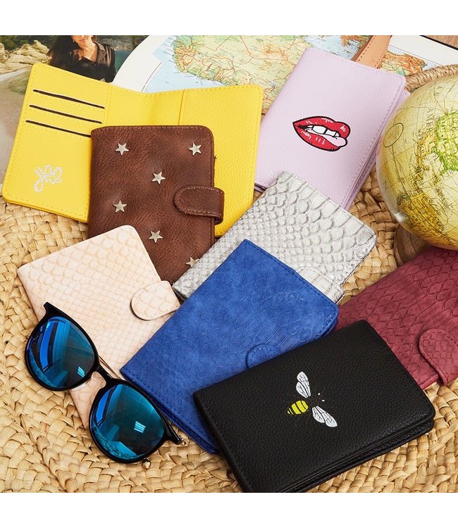 Sweet Lips Passport Cover / Pink