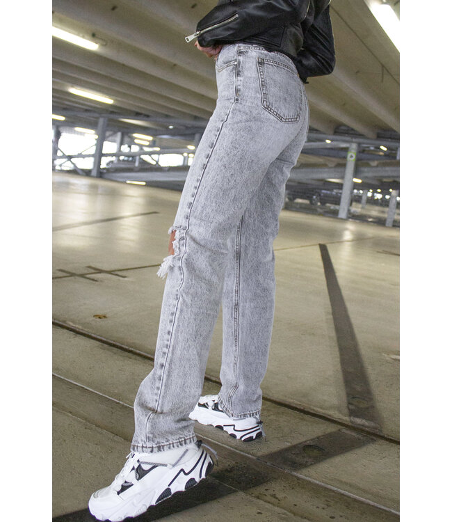 Straight Leg Jeans / Grey