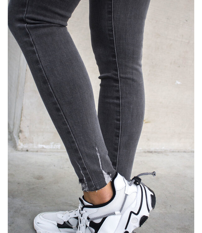 Queen Hearts Skinny Jeans / Grey