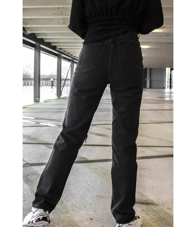 Straight Leg Jeans / Black