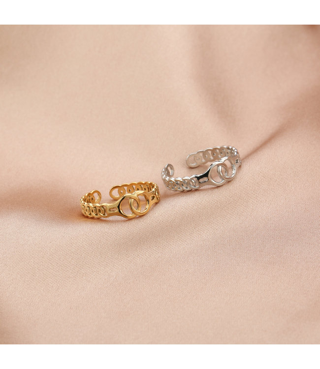 Connecting Circles Ring