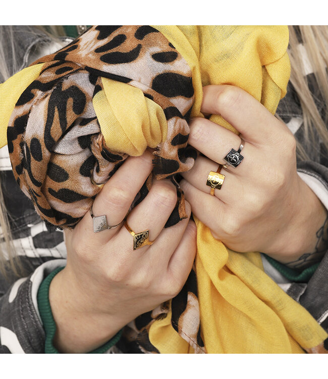 Cross my Fingers Ring