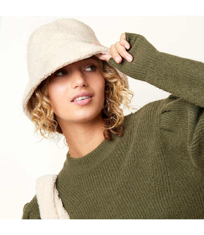 Teddy Bucket Hat / Off White