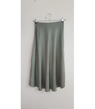 selectedbystijldepartment Skirt silk, Army green
