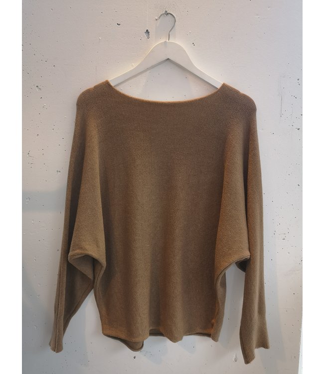 selectedbystijldepartment Longsleeve butterfly, Camel