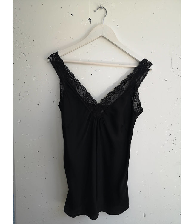 selectedbystijldepartment Singlet big lace, Black