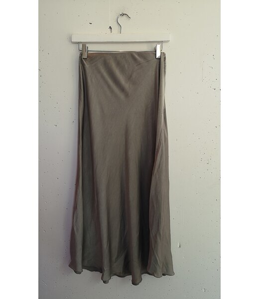 selectedbystijldepartment Skirt silk, Silver grey