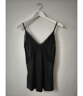 selectedbystijldepartment Singlet lace straps, Black