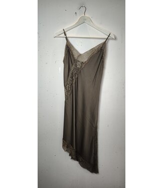 selectedbystijldepartment Singlet dress lace diagonally, Taupe gold