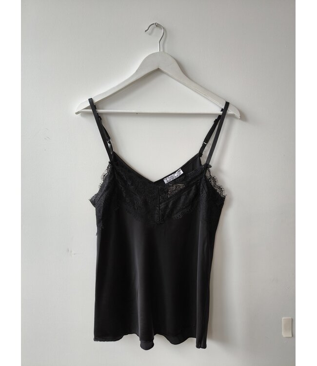 selectedbystijldepartment Singlet lace adjustable strap, Black