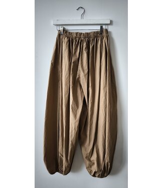 selectedbystijldepartment Pants balloon parachute, Camel