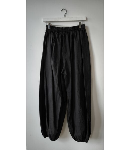 selectedbystijldepartment Pants balloon parachute, Black