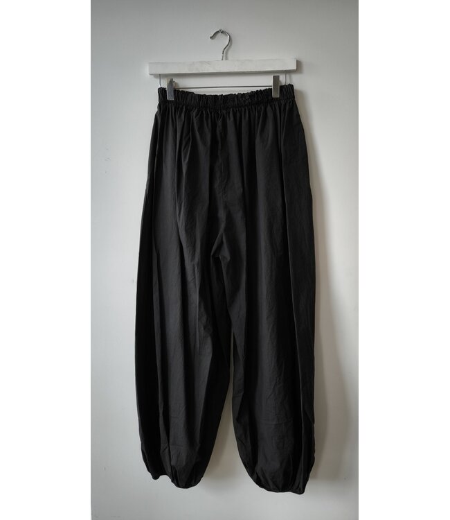selectedbystijldepartment Pants balloon parachute, Black