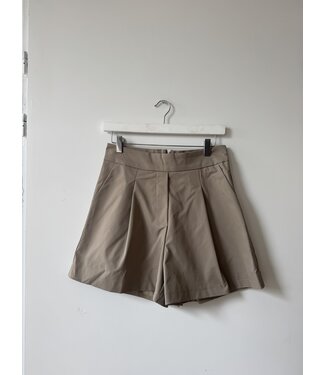 selectedbystijldepartment Short chique, Sage
