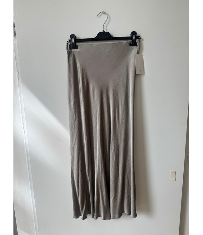 selectedbystijldepartment Skirt silk, Silver grey