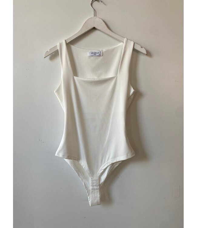 Body square white