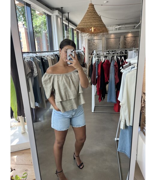 selectedbystijldepartment Top ruffle sand