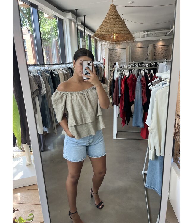 selectedbystijldepartment Top ruffle sand