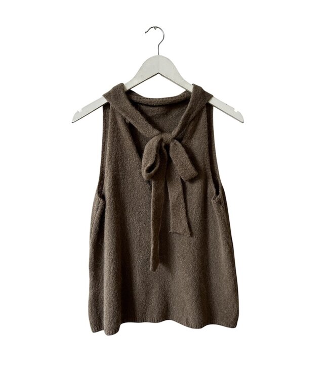 selectedbystijldepartment Top knit sleeveless. Light brown