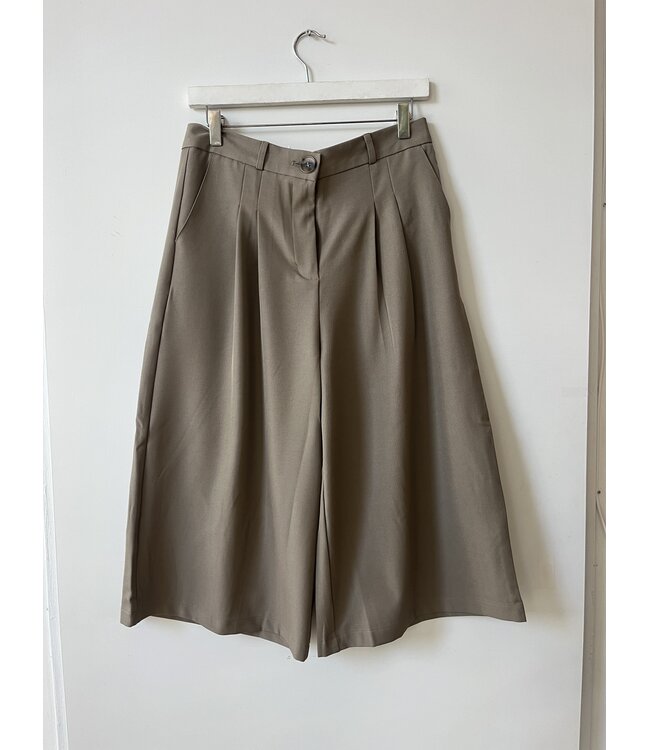 selectedbystijldepartment Short bermuda, Sand