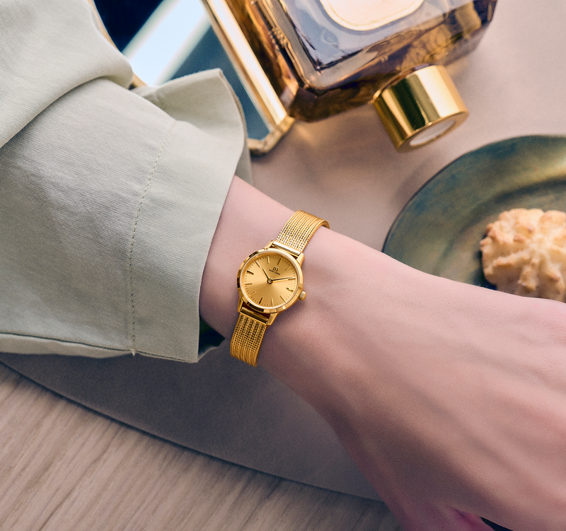 Danish Design Akilia dameshorloge Mini Goldcolour IV06Q1268