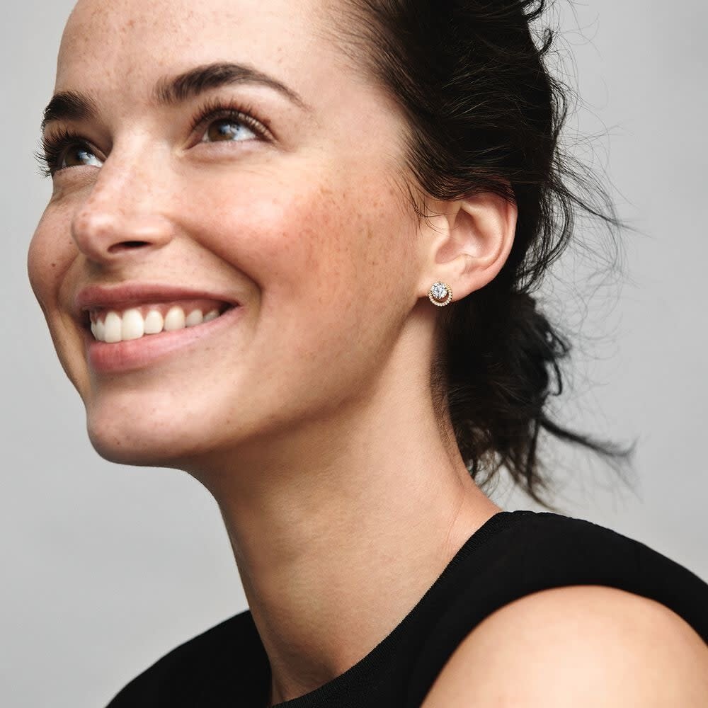 Pandora Sparkling Round Halo Stud Earrings 261248C01