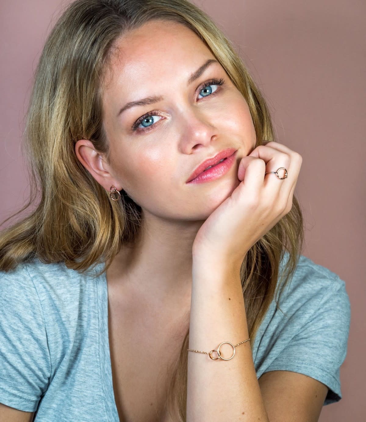 Zinzi Rosé vergulde zilveren oorbellen - Verbonden Open Rondjes ZIO1278R