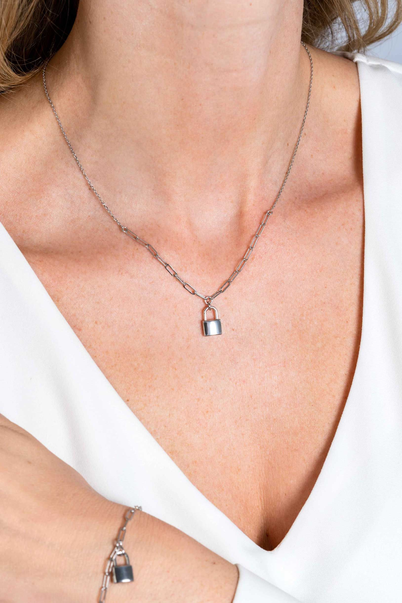 Zinzi Zilveren ketting met hanger - Paperclip schakel met trendy slotje als bedeltje (40 - 45 cm) ZIC2355