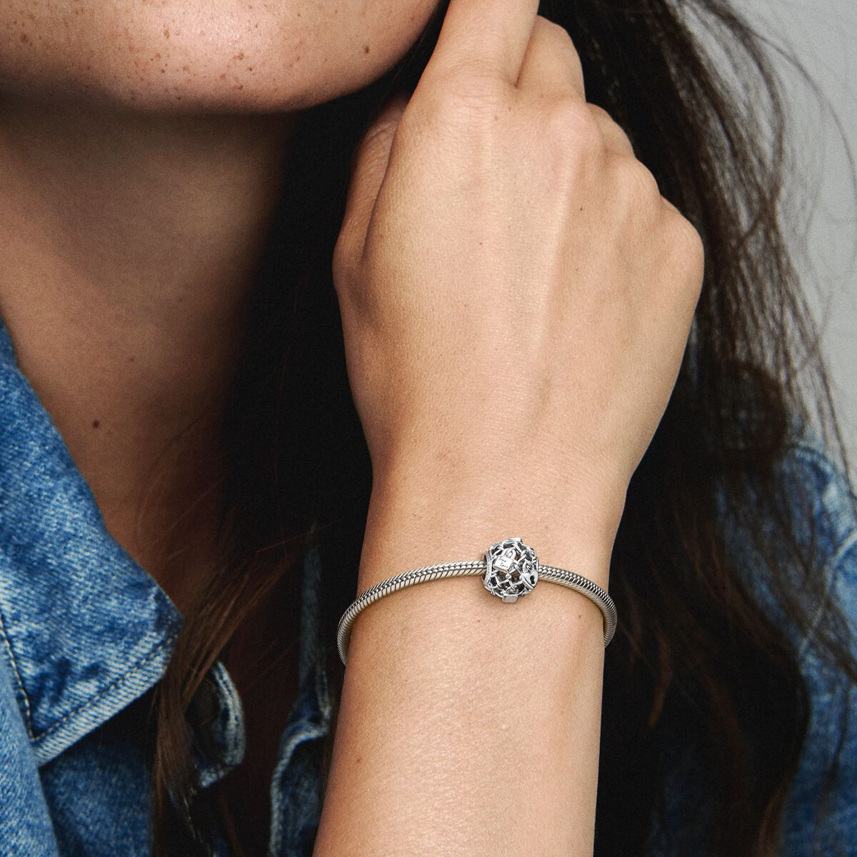 Pandora Opengewerkte Schakel Hangslot Bedel 790071C00