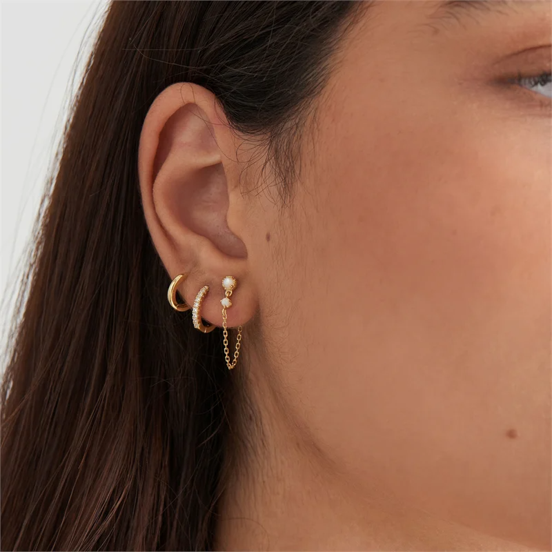 Ania Haie Ear Edit oorbellen - Goldplated Smooth Huggie Hoop Verguld E035-14G
