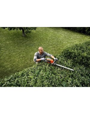 Husqvarna 215iHD45 Handliche Akku Heckenschere