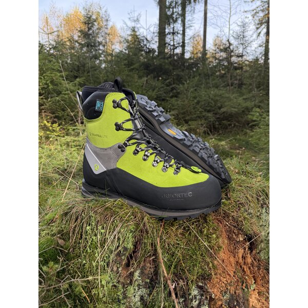 Arbortec Forestwear  Arbortec Scafell Lite Schnittschutzstiefel Klasse 2 in Farbe limettengrün