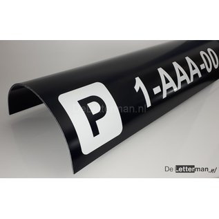 Parkeerbord biggenrug kenteken over betonrand Zwarte uitvoering