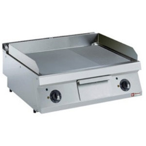 Diamond Countertop Electric Griddle 2/3 Smooth, 1/3 Ribbed, Chromed, 2 Heating Zones, 9 kW, 400V Diamond Countertop Electric Griddle 2/3 Smooth, 1/3 Ribbed, Chromed, 2 Heating Zones, 9 kW, 400V