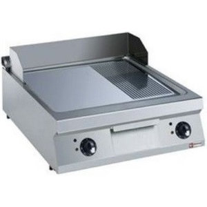 Diamond Countertop Electric Griddle 2/3 Smooth, 1/3 Ribbed, Chromed, 2 Heating Zones, 15 kW, 400V Diamond Countertop Electric Griddle 2/3 Smooth, 1/3 Ribbed, Chromed, 2 Heating Zones, 15 kW, 400V