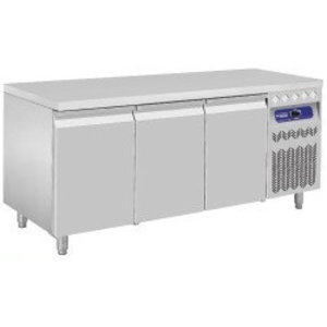 Diamond Tripple Door Refrigerated Table 405 L, from -2 °C to 8 °C, Side-Mounted Compressor, Ventilated Diamond Tripple Door Refrigerated Table 405 L, from -2 °C to 8 °C, Side-Mounted Compressor, Ventilated