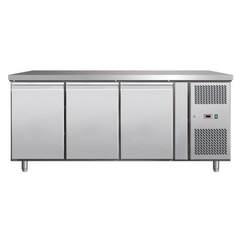 RedFox Tripple Door Refrigerated Table with Splashback 420 L, from 2 °C to 8 °C, Side-Mounted Compressor RedFox Tripple Door Refrigerated Table with Splashback 420 L, from 2 °C to 8 °C, Side-Mounted Compressor