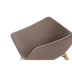 Bolero Brown Polypropylene Chair with Wooden Legs (Pack of 2) Bolero Brown Polypropylene Chair with Wooden Legs (Pack of 2)