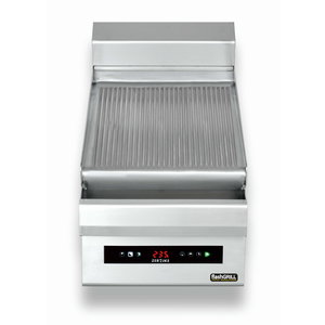 Zernike Countertop Electric Griddle Ribbed, 2,7 kW, 400V with Digital Display Zernike Countertop Electric Griddle Ribbed, 2,7 kW, 400V with Digital Display