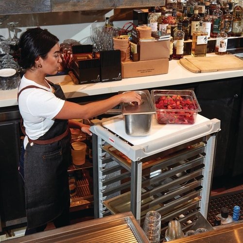 Cambro Wózek do transportu pojemników 9x GN 1/1 Cambro Wózek do transportu pojemników 9x GN 1/1