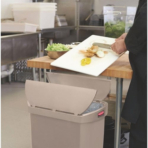 Rubbermaid 50 L Beige Polyethylene Resin Pedal Bin, Lift Lid Rubbermaid 50 L Beige Polyethylene Resin Pedal Bin, Lift Lid