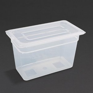 Vogue Polypropylane Container with a Lid GN 1/3 200 mm (Pack of 4) Vogue Polypropylane Container with a Lid GN 1/3 200 mm (Pack of 4)