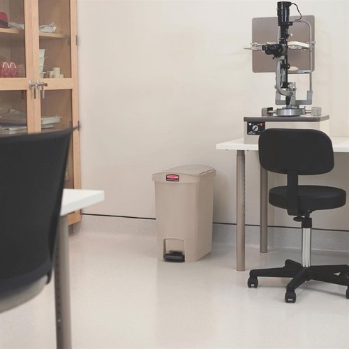 Rubbermaid 30 L Beige Polyethylene Resin Pedal Bin, Lift Lid Rubbermaid 30 L Beige Polyethylene Resin Pedal Bin, Lift Lid