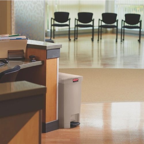 Rubbermaid 30 L Beige Polyethylene Resin Pedal Bin, Lift Lid Rubbermaid 30 L Beige Polyethylene Resin Pedal Bin, Lift Lid