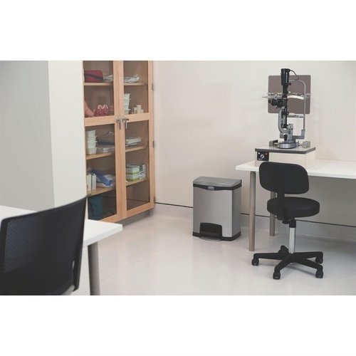 Rubbermaid 30 L Stainless Steel Pedal Bin, Lift Lid Rubbermaid 30 L Stainless Steel Pedal Bin, Lift Lid